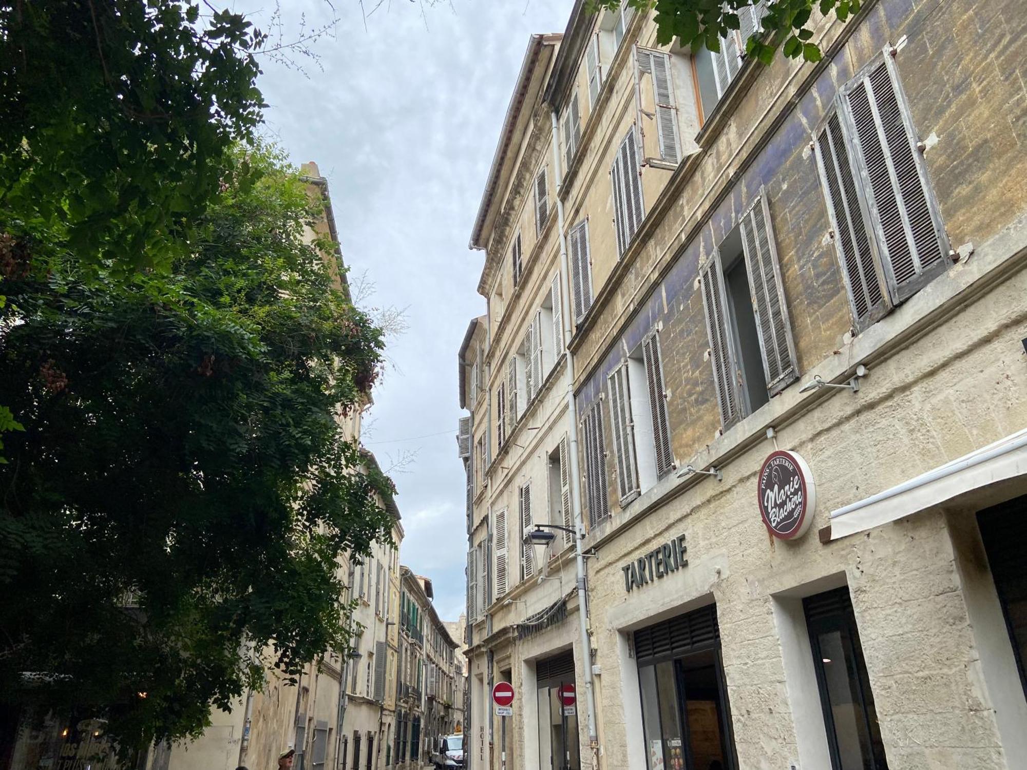 De La Croix Centre Avignon