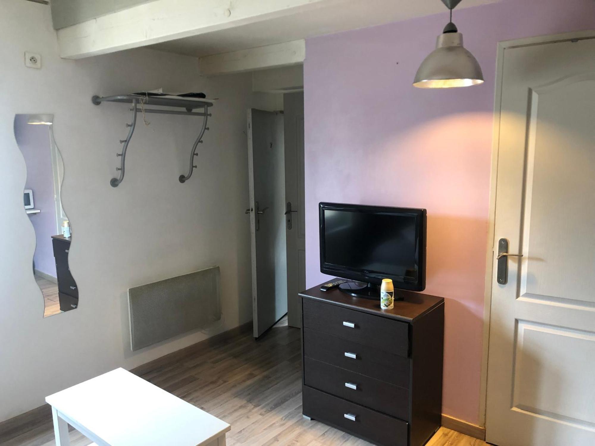 De La Croix Centre Apartment